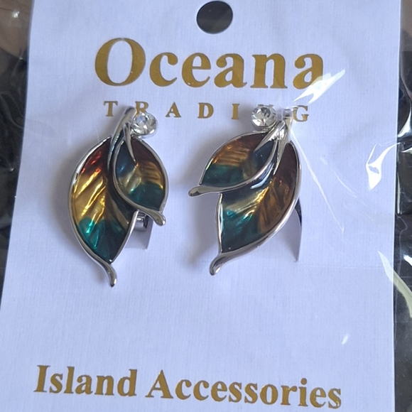 Oceana Trading Island Double-Leaf Enamel Pendant Necklace and Earrings Set NEW - Picture 2 of 5
